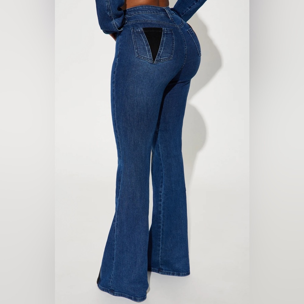Sexy Splitting Ways Stretch Flare Jeans - Medium Wash in size 14 - Picture 4 of 4
